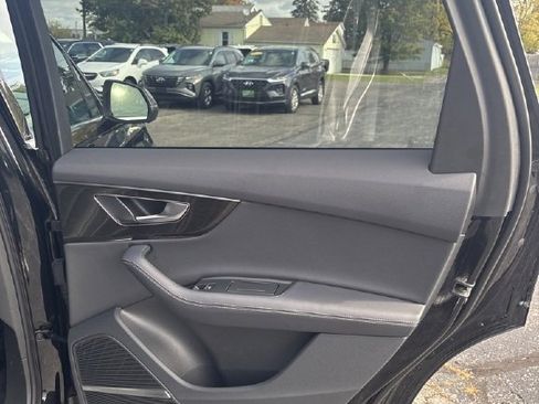 Used 2025 Audi Q7 3.0T Premium Plus image 29