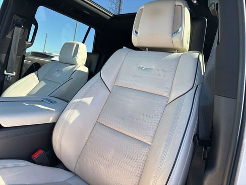 Used 2021 Cadillac Escalade Sport w/ Driver Assist Tech Package image 19