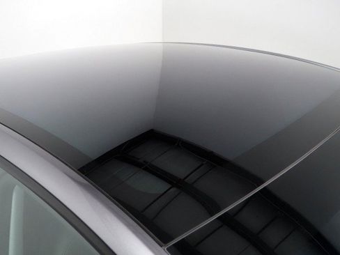 Used 2026 Tesla Model Y Long Range RWD image 5