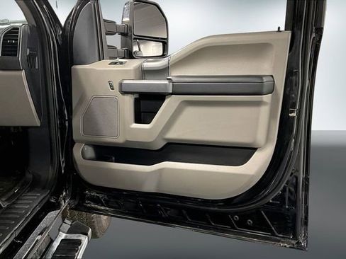 Used 2022 Ford F250 XLT w/ XLT Premium Package AWD/4WD image 25