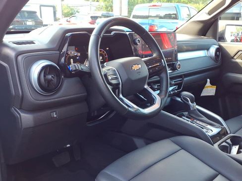 Used 2024 Chevrolet Colorado LT w/ LT Convenience Package III AWD/4WD image 9