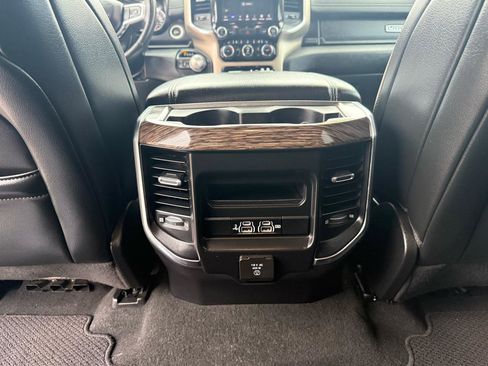 Used 2019 RAM 1500 Laramie AWD/4WD image 16