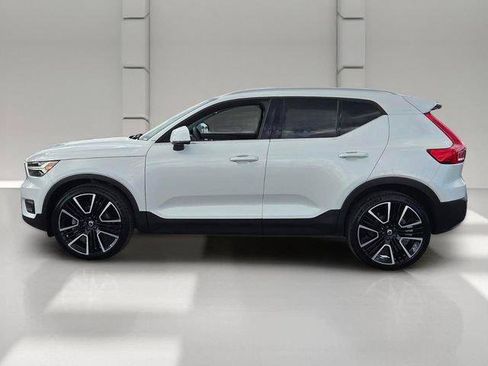 Used 2022 Volvo XC40 T5 Inscription w/ Advanced Package AWD/4WD image 2