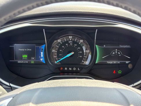 Used 2018 Ford Fusion Titanium FWD image 28