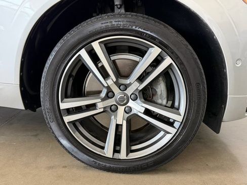 Used 2019 Volvo XC60 T6 Momentum w/ Premium Package AWD/4WD image 10