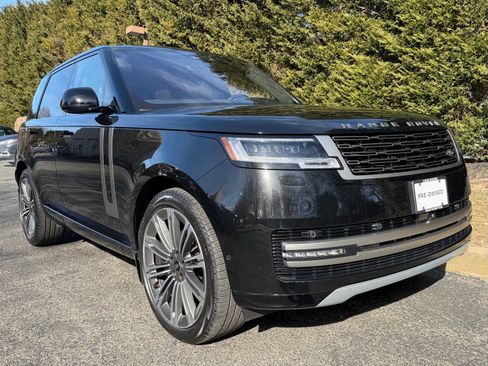 Used 2023 Land Rover Range Rover SE image 9