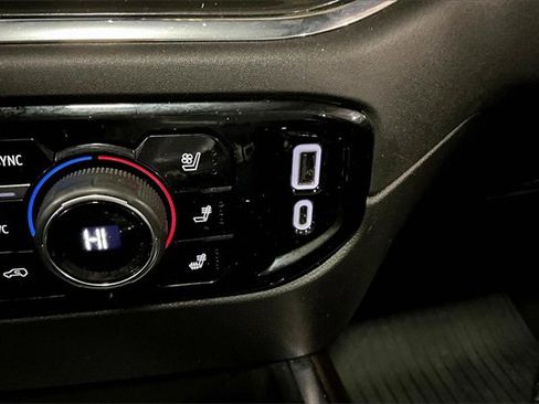 Certified 2024 Chevrolet Silverado 1500 High Country w/ Technology Package image 26