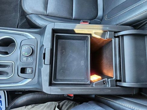 Used 2020 Chevrolet Traverse Premier w/ Redline Edition image 17