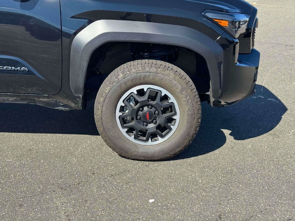 Used 2026 Toyota Tacoma TRD Off-Road AWD/4WD image 9