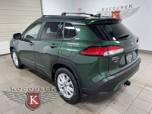 Used 2022 Toyota Corolla Cross LE image 4