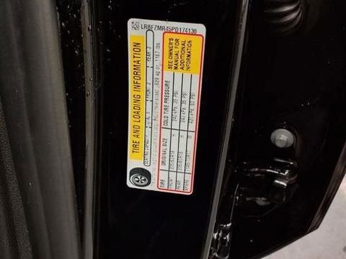 Used 2023 Buick Envision Preferred image 31