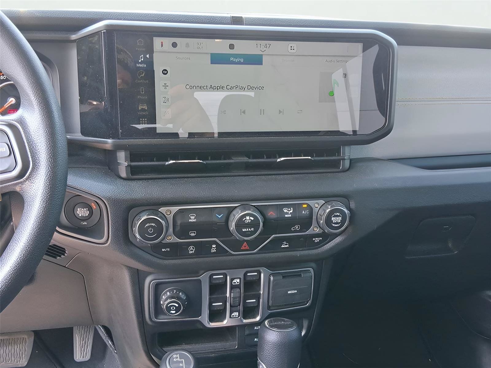 Used 2025 Jeep Gladiator Sport AWD/4WD image 19