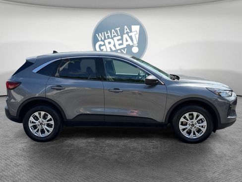 Used 2024 Ford Escape Active AWD/4WD image 2
