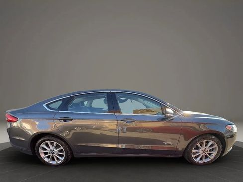 Used 2018 Ford Fusion Energi SE image 4