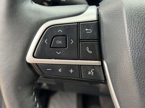 Used 2024 Toyota Highlander Platinum image 26