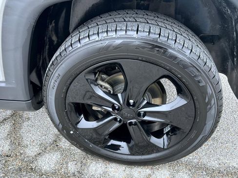 Used 2019 Jeep Compass Altitude image 21