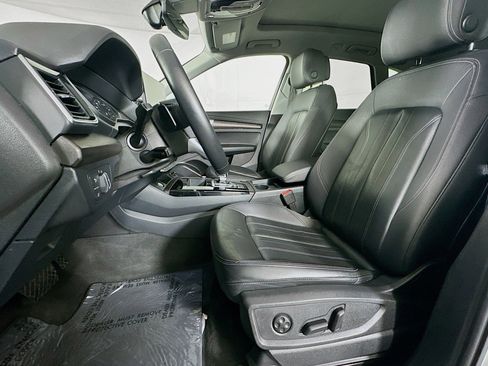 Used 2023 Audi Q5 2.0T Premium w/ Convenience Package image 18