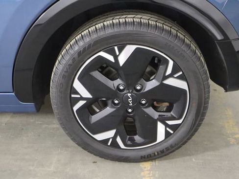 Certified 2023 Kia Niro Wind w/ Wind Preserve Package FWD image 44