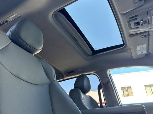 Certified 2022 Toyota Sienna XLE AWD/4WD image 17