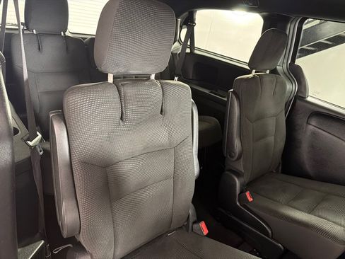 Used 2020 Dodge Grand Caravan SE FWD image 19