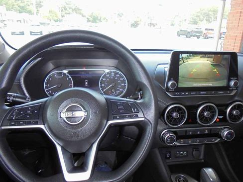 Used 2024 Nissan Sentra SV FWD image 6