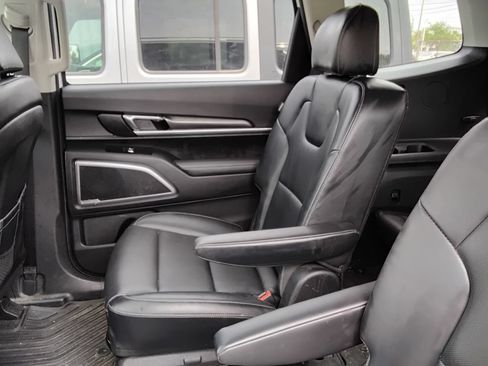 Used 2024 Kia Telluride S w/ S Sunroof Package FWD image 10