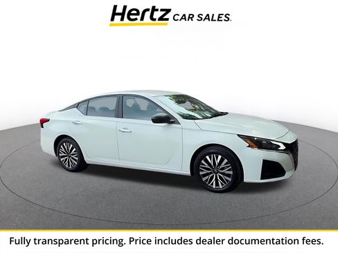 Used 2025 Nissan Altima 2.5 SV FWD image 1