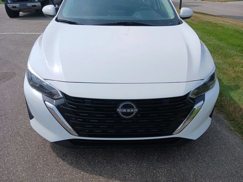 Used 2024 Nissan Sentra SV FWD image 3