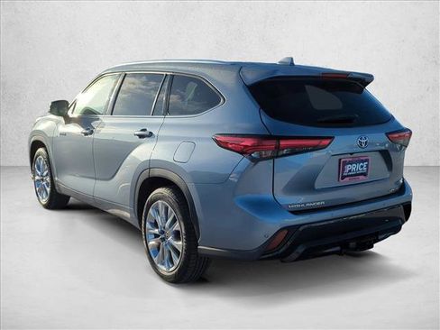 Used 2021 Toyota Highlander Limited image 7