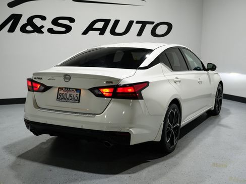 Used 2023 Nissan Altima 2.5 SR w/ SR Premium Package image 8
