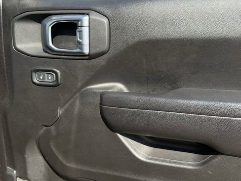 Used 2023 Jeep Gladiator Sport AWD/4WD image 29