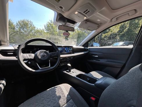 Used 2026 Nissan Kicks SV w/ SV Premium Package AWD/4WD image 6