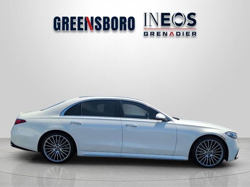 Used 2022 Mercedes-Benz S 580 4MATIC Sedan w/ AMG Line Package image 6