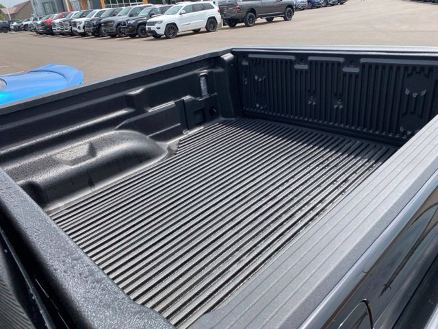 Used 2022 Jeep Gladiator Mojave w/ Cold Weather Group AWD/4WD image 18