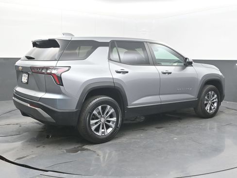 Used 2025 Chevrolet Equinox LT FWD image 9