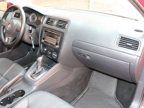 Used 2012 Volkswagen Jetta SE FWD image 31