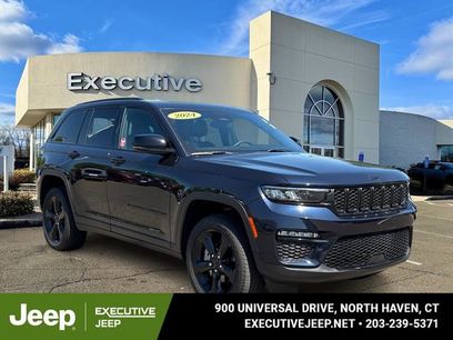 Used 2024 Jeep Grand Cherokee Limited w/ Black Appearance Package