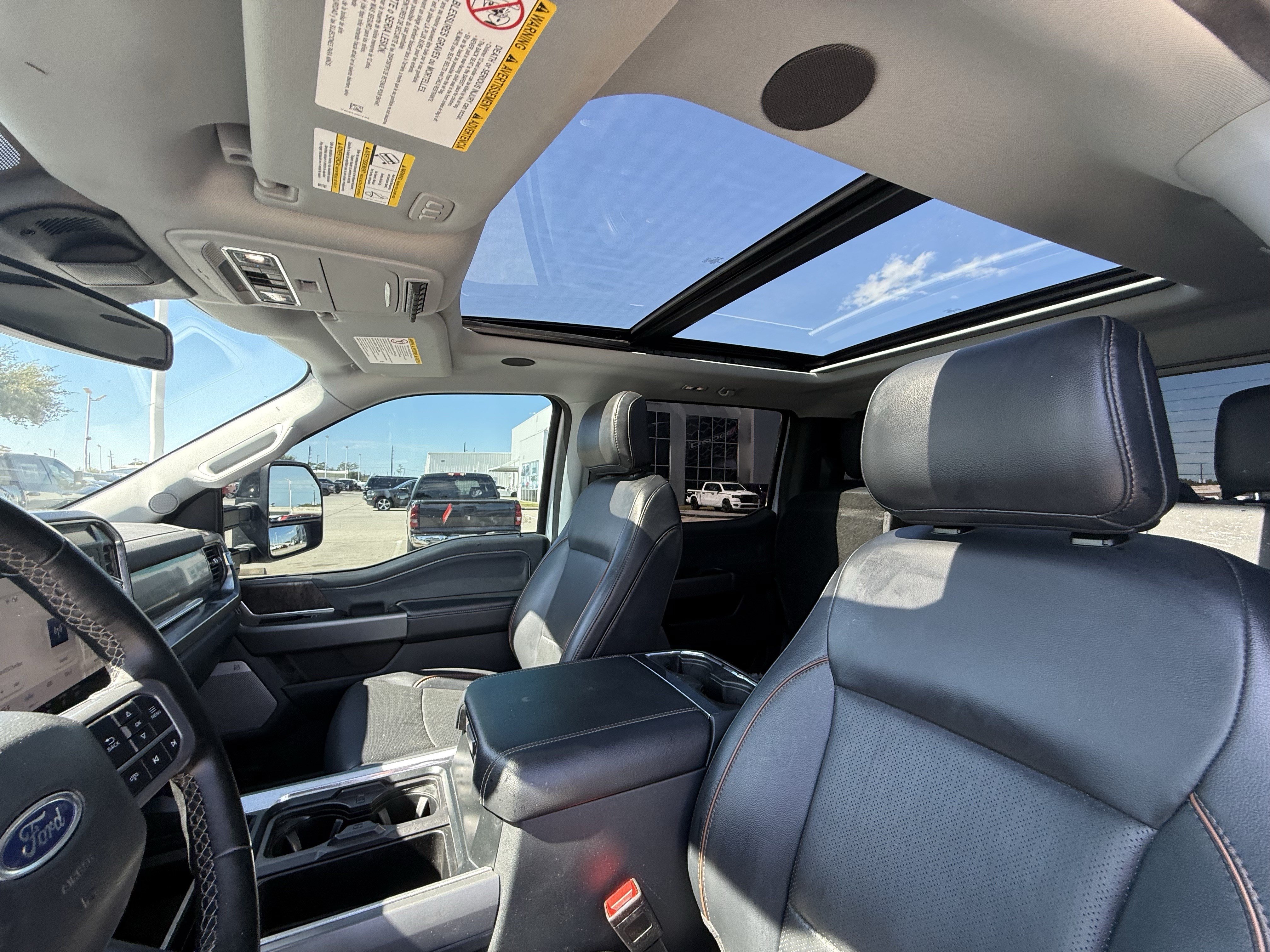 Used 2025 Ford F350 Lariat w/ Lariat Ultimate Package AWD/4WD image 28