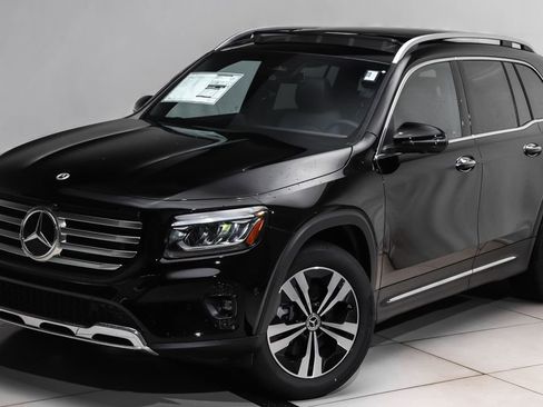 New 2026 Mercedes-Benz GLB 250 4MATIC image 1