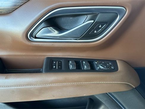 Used 2023 Chevrolet Tahoe High Country image 11