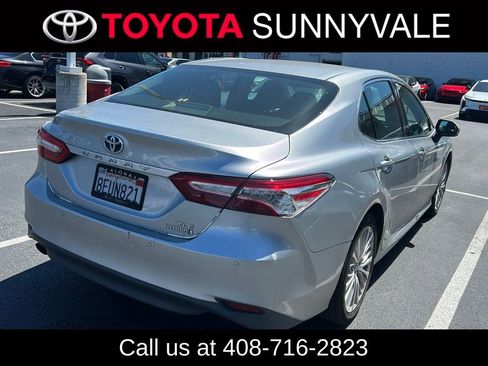 Used 2018 Toyota Camry XLE FWD image 2