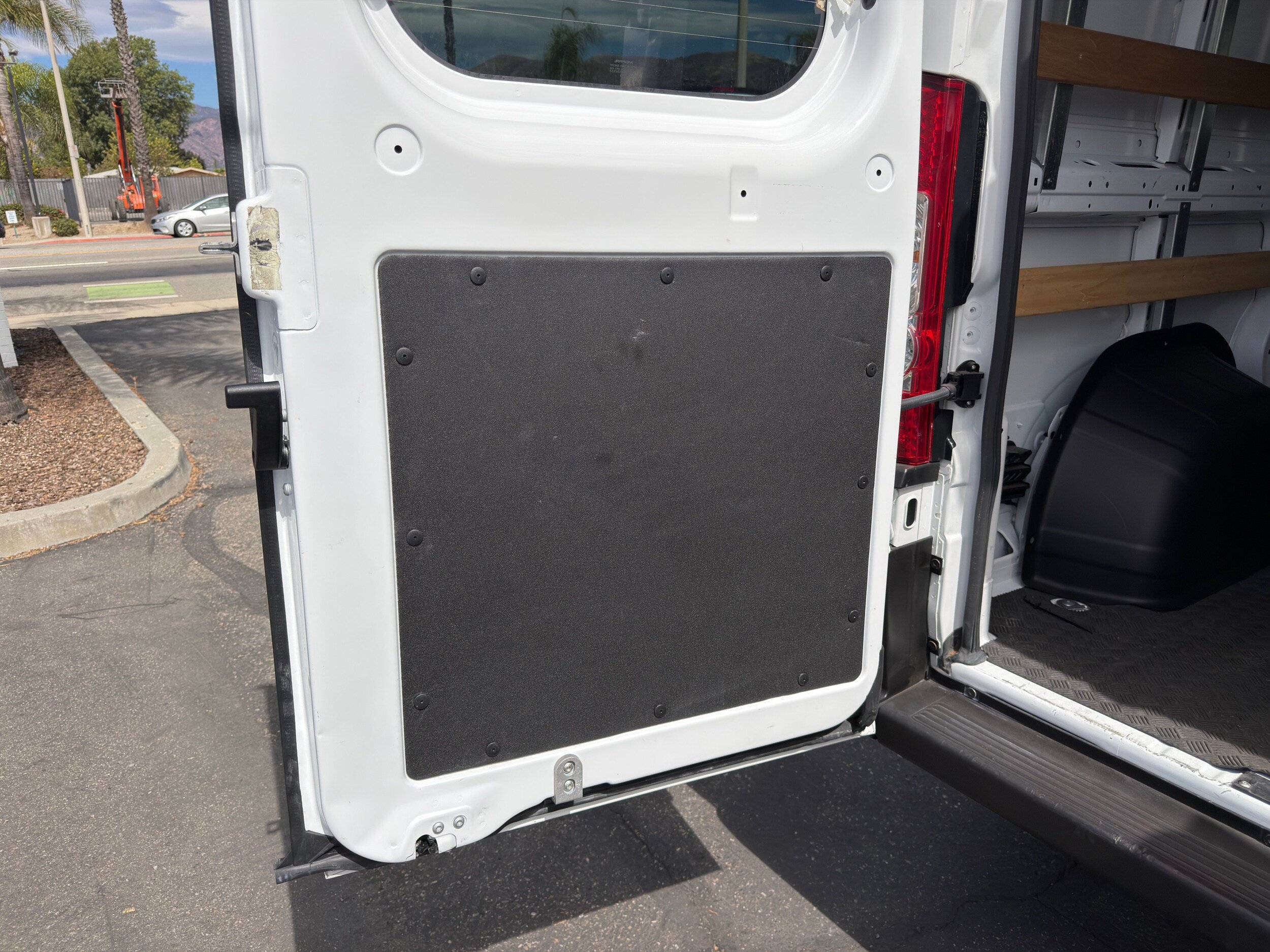 Used 2025 RAM ProMaster 2500 w/ U-Haul Equipment Group FWD image 21