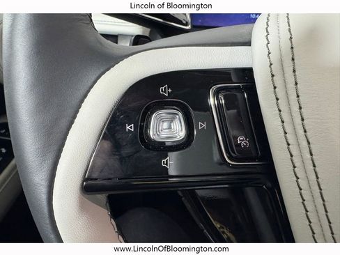 New 2026 Lincoln Aviator AWD image 33