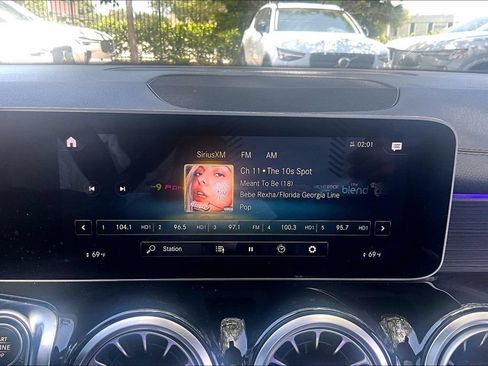 Used 2020 Mercedes-Benz GLB 250 image 41