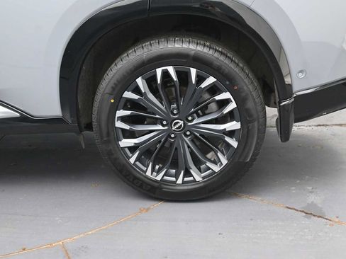 Used 2024 Nissan Rogue Platinum w/ Platinum Premium Package AWD/4WD image 5