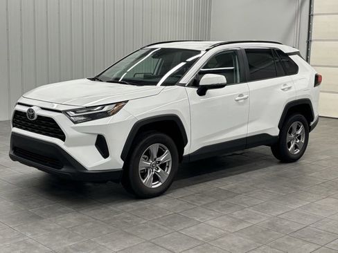 Used 2025 Toyota RAV4 XLE image 5