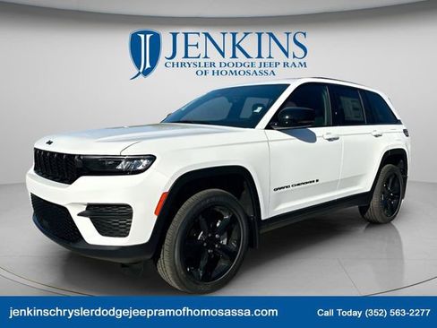 New 2025 Jeep Grand Cherokee Altitude AWD/4WD image 6