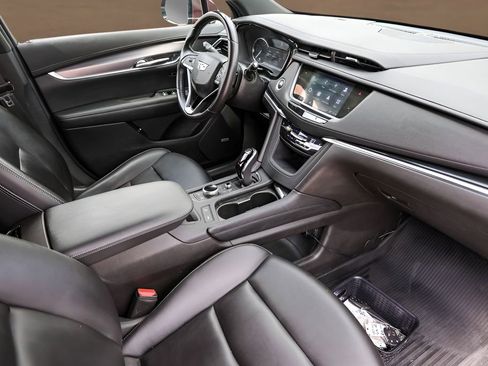 Used 2022 Cadillac XT6 Luxury FWD image 34