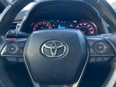 Used 2022 Toyota Camry XSE FWD image 18