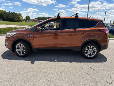 Used 2017 Ford Escape SE FWD image 4